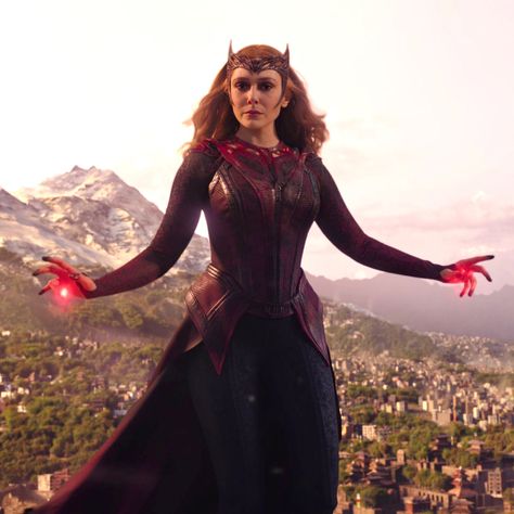 Mommy Wanda, Scarlet Witch Comic, Scarlet Witch Cosplay, Marvel Wall, Witch Tattoo, Elizabeth Olsen Scarlet Witch, Scarlet Witch Marvel, Scarlett Witch, Wanda And Vision