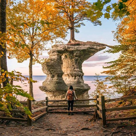 Michigan Fall, Michigan Adventures, Pictured Rocks National Lakeshore, Michigan Road Trip, Michigan Vacations, Fall Road Trip, Michigan Travel, Upper Peninsula, Livingroom Layout