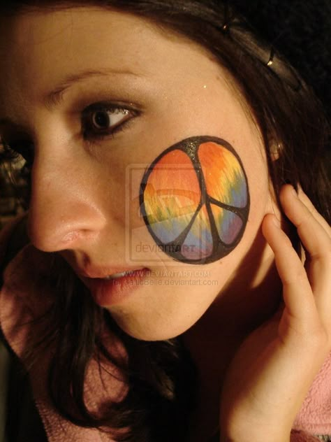 Tie-dye Peace Sign by CelticBelle Tie Dye Face Paint, 70s Face Paint, Hippy Paint, Hippie Face Paint, Face Painting Flowers, Hippie Makeup, Festival Face Paint, 1960s Hippie, Face Paint Designs