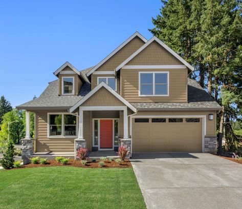 coral front door with tan house Coral Front Doors, Vinyl Siding House, Teal Front Doors, Brown Front Doors, Orange Front Doors, Best Front Door Colors, Tan House, Shutter Colors, Eclectic Homes