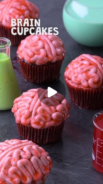 So Yummy on Instagram: "We want brains! These brain cupcakes are deliciously creepy for Halloween🧠🧁" Brain Treats Halloween, Halloween Cupcakes Brain, Halloween Brain Food, Brain Cupcakes Halloween, Scary Halloween Cupcakes, Spooky Desserts Halloween, Halloween Baked Goods, Creepy Halloween Desserts, Spooky Desserts