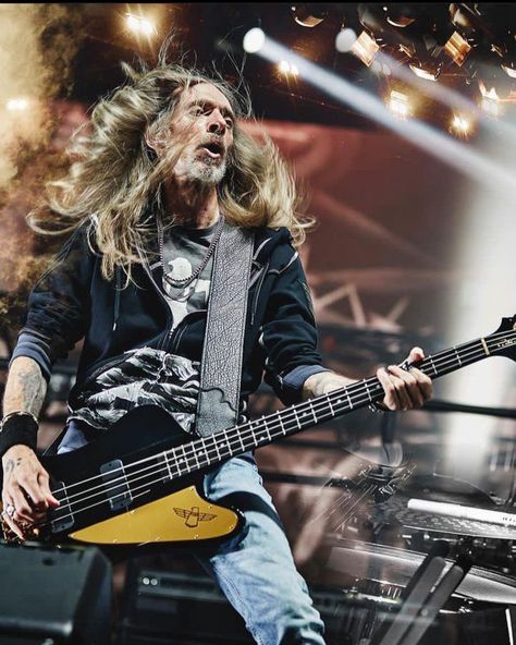 Rex Brown, Metal Musicians, Dimebag Darrell, Give Me Five, Bass Players, Famous Musicians, Bass Player, Radio Show, Band Stuff