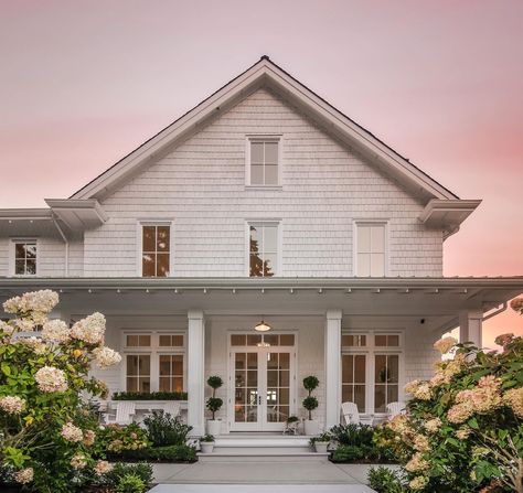 Su Casa Design on Instagram: “Like you stepped into a fairytale, the patio entrance on our @littewhitehouseco farmhouse is just so good it must be too good to be true!⠀…” Upstairs Sunroom, Garage Floor Plans, Hearth Room, Farmhouse Plan, Farmhouse Exterior, Farmhouse Bedroom, Farmhouse Plans, Great Room, Bay Window