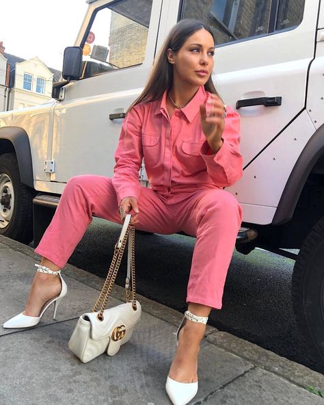 JUST LANDED 💗💕💗💕 Introducing our new Pink Utility Denim Boiler Suit. Tap to make yours, or 🔍 DZZ07369. Hurry, SELLING FAST 👀✨… Pink Boiler Suit, Light Pink Outfit, Denim Boiler Suit, Louise Thompson, Summer Outfits Minimalist, Outfits Minimalist, Fair Outfits, Chanel 19, Boiler Suit