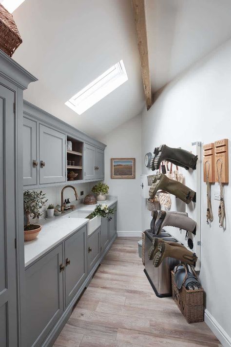 January Spring Clean & Storage Solutions - Katharine Pooley Boot Room Utility, Katharine Pooley, Lake District Cottages, Utility Room Designs, Stunning Interior Design, Luxury Cottage, Country Style Kitchen, Cabinetry Design, Boot Room