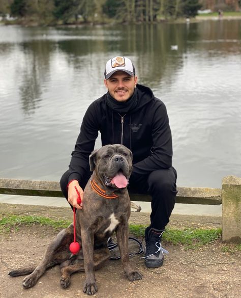 Oh hello @mauroicardi and @tanoicardi 😃 . . . . . . . . : #unleashthewild #thefarm #goorinfarm #farmfresh #animalfarm #truckerhats #baseballcap #hatoftheday #capoftheday #hat #hats #hatgame #hatlife #athleisure #goorinbros #goorin #itsagoorin #football #soccer #soccerlife Goorin Bros Outfit, Outfit Alucin, Goorin Bros, Soccer Life, Cap Style, Football Soccer, Athleisure, Baseball Cap, Trucker Hat