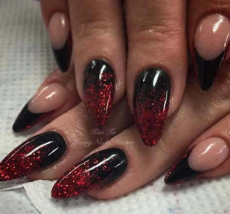 Black and red Red Sparkly Nails, Red Wedding Nails, Red And Black Nails, Red Tip Nails, Red Black Nails, Black Ombre Nails, Red Ombre Nails, Red Nails Glitter, Black Nails With Glitter