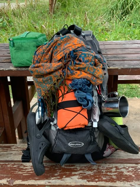 Packing A Backpack, Backpacking Aesthetic, Back Packing, Backpacking Equipment, Hiking Fits, Camping Vibes, Backpacking Camping, Camping Aesthetic, Hiking Pack