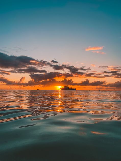 Mauritius Sunset, Mauritius Holiday, Mauritius Island, Summer Ocean, Summer Trip, Sky Clouds, Sky And Clouds, Island Life, Ocean Beach