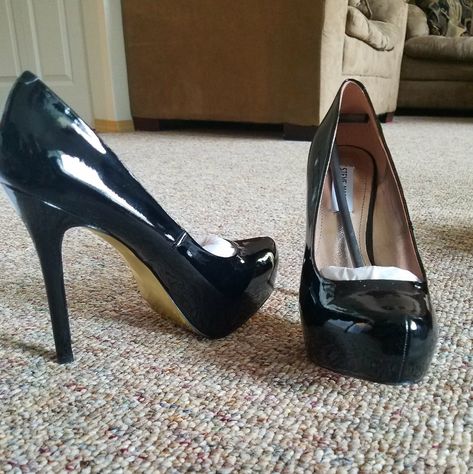 These Are Brand New Never Worn Madden Heels. 4.5 Inch Heel Roughly. Dr Shoes, Pretty Shoes Sneakers, Cute Shoes Heels, Steve Madden Heels, Cute Heels, Round Toe Heels, Fashion Mistakes, Stiletto Pumps, Shoe Closet