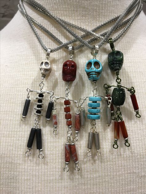 LyleLynn Handcrafted Jewelry skeleton crew pendants. Skull Jewelry Diy, Halloween Jewelry Diy Ideas, Bead Skeleton, Beaded Skeleton, Skull Bead Jewelry, Halloween Jewelry Ideas, Homemade Jewelry Ideas, Halloween Jewelry Diy, Halloween Beaded Jewelry