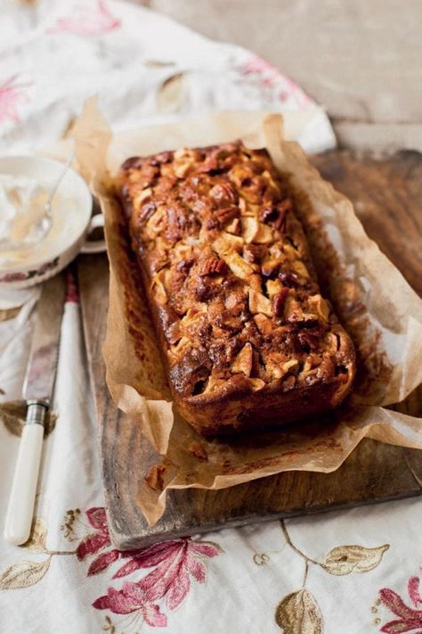 Warming spices of cinnamon and ginger pair perfectly with apples and pecans in this easy loaf recipe. Delicious hot or cold, especially with mascarpone. Pecan Loaf Cake, Pecan Loaf, Loaf Cake Recipes, A Loaf Of Bread, Loaf Of Bread, Gingerbread Cake, Loaf Cake, Food Cakes, Apple Recipes