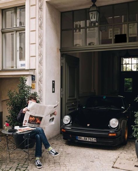 Old Vintage Cars, Retro Auto, Porsche 993, Porsche Classic, Vintage Porsche, Classy Cars, Classic Porsche, Pretty Cars, Dream Garage