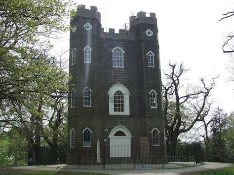 Or is it a castle at all? Southeast London, London Itinerary, Day Trips From London, Trip To London, London Architecture, London History, London Map, Things To Do In London, Beautiful Castles