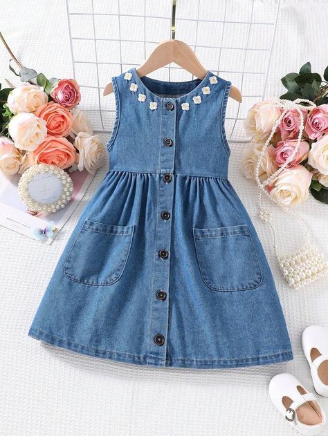 Girls Jean Dress, Girls Denim Dress, Goose Clothes, Baby Dress Design, Denim Wear, Sleeves Designs For Dresses, Frocks For Girls, Girls Denim, Dresses Kids Girl