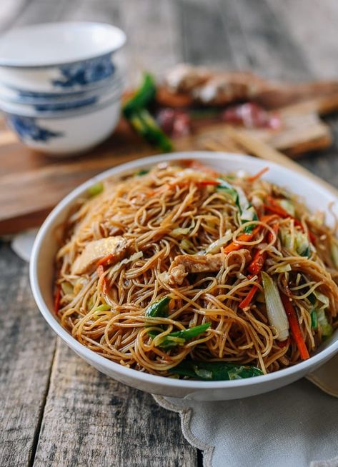 Chicken Mei Fun Recipe, Chicken Mei Fun, Mei Fun Recipe, Mei Fun Noodles, Chow Fun Noodles, Mei Fun, Chow Fun, Rice Noodle Recipes, Wok Of Life