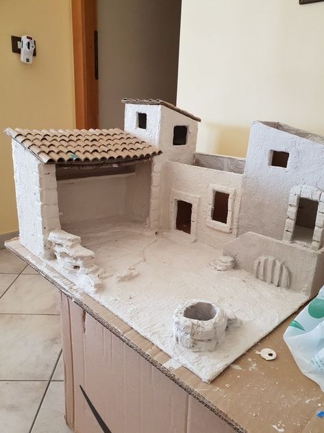 Diy Bethlehem Village, Belen Ideas, Diy Nativity Scene, Nativity House, Christmas Crib Ideas, Nativity Scene Diy, Fontanini Nativity, Miniature Village, Christmas Crib