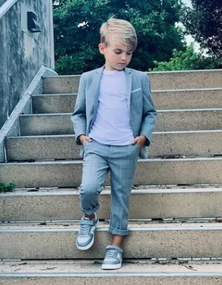 blacknbianco
boys suits
Boys slim fit suits
windowpane gray suit for kids Boy First Communion Outfit, Wedding Dress For Boys Kids, Boys Communion Outfits, Boys Outfit For Wedding, Kids Formal Outfits Boys, Wedding Outfit For Boys Kids, Boys Suit Outfit Ideas, Suits For Kids Boys