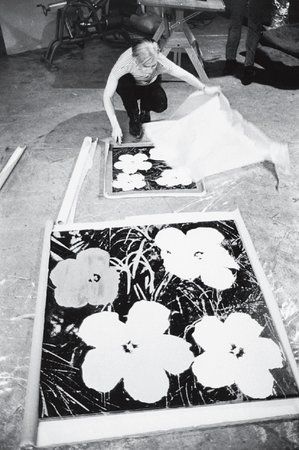 Warhol silk-screening Flowers Pop Art Andy Warhol, Warhol Factory, Silver Painting, Andy Warhol Inspired, James Rosenquist, Warhol Pop Art, Andy Warhol Pop Art, Stephen Shore, 60s Art