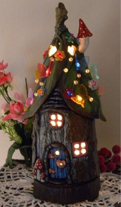 Stump House, Clay Fairy House, Fairy Homes, House Tree, House Lamp, Fairy House Diy, Faeries Gardens, Night Mode, Clay Fairies