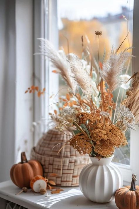 Incorporating Autumn Decor into a Minimalist Home Autumn Decor, Decor Tips, Simple Elegant, Minimalist Decor, Minimalist Home, Decor Inspiration, Fall Decor, Seasonal Decor, Interior Design