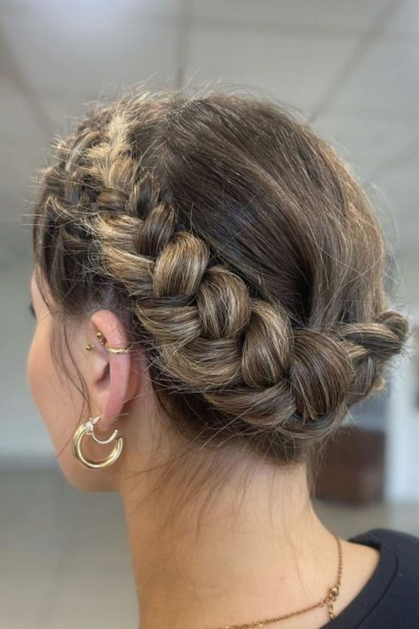 Braid Crown French Braid Crown Tutorial, Loose Crown Braid, Crown Of Braids, Crown Braid For Short Hair, Crown Hairstyles Braided, Hair Braid Crown, Out Of Your Face Hairstyles, Coronet Braid, Braided Crown Tutorial