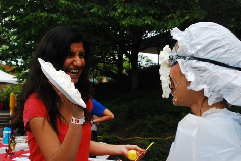 Pie in Face (Kathy) Pie Face Game, Carnival Pictures, Whipped Cream Pie, Pie In The Face, Diy Pie, Clip Ideas, Contest Ideas, Fall Carnival, Action Pictures