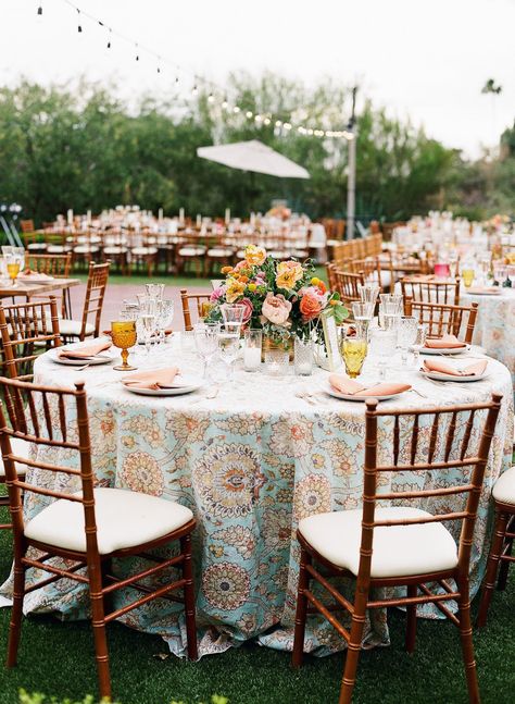 Wedding Printed Tablecloth, Colorful Wedding Linens, Printed Tablecloth Wedding, Printed Table Cloth Wedding, Wedding Decor For Round Tables, Wedding Table Round, Round Tables Wedding, Mexican Parties, Wedding In Arizona