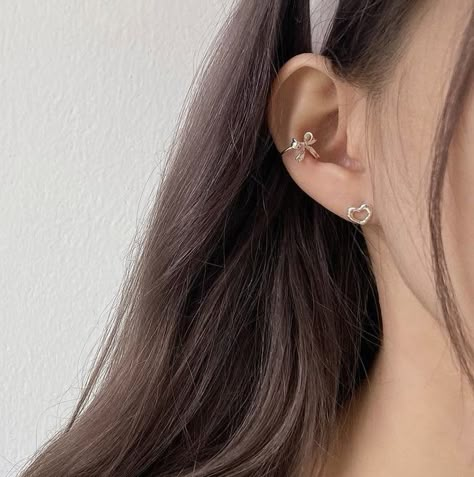 Ethereal Jewelry, Cool Ear Piercings, Pretty Ear Piercings, Double Earrings, Cute Ear Piercings, Dream Jewelry, Jewelry Inspo, Stylish Jewelry, Pretty Jewellery