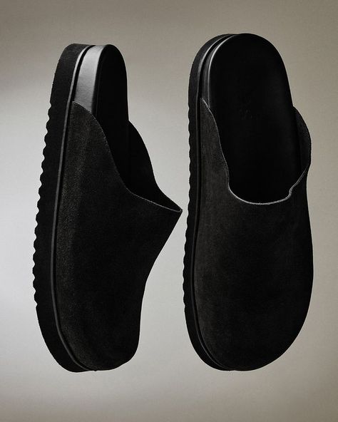 Winter Slip On Shoes, Men’s Clogs, Women’s Clogs, Mens Shoes Aesthetic, Half Shoe, Clogs Men, Men Clogs, Gents Shoes, Mens Smart Casual Outfits