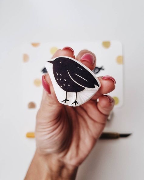 Bird Printmaking, Bird Linocut, Bird Rubber Stamps, Eraser Stamp, Gel Printing, Linocut Printmaking, Lino Art, Hand Carved Stamps, Bird Logo