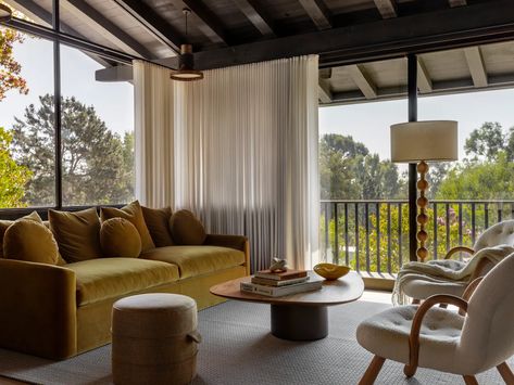 Meghan Eisenberg | Architectural Digest Architectural Digest Living Room, Meghan Eisenberg, Interior Floor Plan, American Decor, Exterior Remodel, Los Angeles Homes, Interior Floor, House Windows, Living Room Style