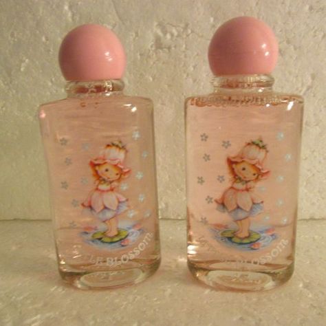 Avon Little Blossom Vintage girls cologne �귀여운 음식 그림, Cologne Bottle, Pretty Perfume Bottles, Charmmy Kitty, Perfume Lover, Vintage Avon, Perfume Collection, Vintage Girls, Just Girly Things