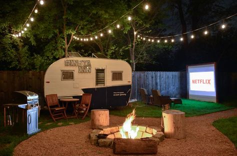 Austin glamping properties on AirBnB | glamping in a yurt or an Airstream trailer Camper Airbnb, Glamping Kitchen, Glamping Business, Glamping Trailer, Tent Trailers, Food Outdoor, Vintage Camper Interior, Bnb Ideas, Glamping Tent