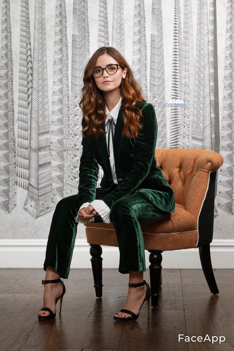 Green Velvet Suit, Green Suit Women, Wedding Suit Women, Womens Suit, Look Office, Mode Hippie, Womens Suits Business, Suit For Women, Velvet Suit