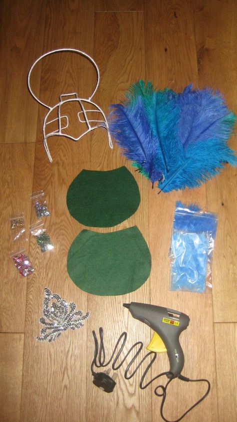 How to make a samba headdress Diy Carnival Headpiece, How To Make A Carnival Headdress, Diy Showgirl Headpiece, Samba Costume Diy, Diy Samba Headpiece, Carnival Crown Headpiece For Mardi Gras, Samba Headdress Diy, Carnivale Costume Brazil Diy, Mardi Gras Headpiece