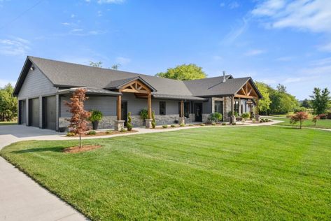 Barndominium Front Door, 40 X 60 Barndominium Floor Plans, Kentucky Barndominium, Front Door Ideas, Large Floor Plans, Barndominium Plans, Modern Entrance, Rustic Barn Door, Floor Plan 4 Bedroom