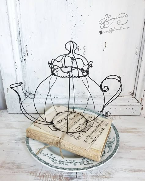 Wire Teapot, Diy Bird Cage, Floral Couture, Festival Booth, Bicycle Gift, Spring Fair, Skull Crafts, Wire Sculptures, Wire Art Sculpture