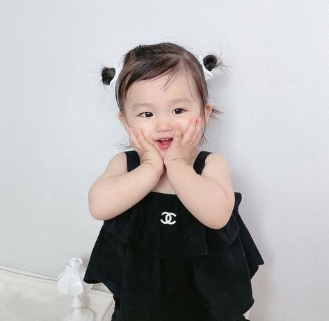 Bagaimana kehidupan Haechan selanjutnya ? ketika dirinya tahu bahwa… #romansa # Romansa # amreading # books # wattpad Baby Girl Ulzzang, Baby Picture Outfits, Baby Tumblr, Ulzzang Kids, Cute Asian Babies, One Night Stand