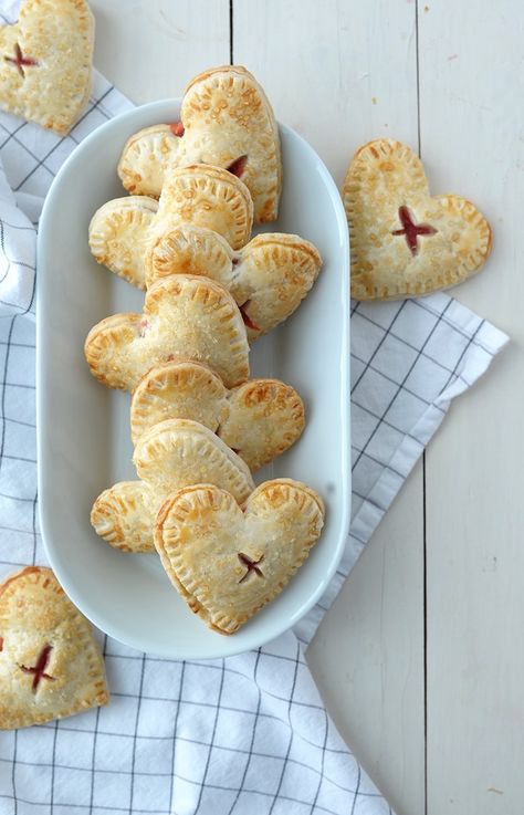 Heart Hand Pies, Valentine's Day Treats For Kids, Heart Shaped Food, Valentine's Day Treats, Strawberry Heart, Treats For Kids, Hand Pie Recipes, Hand Pie, Valentines Day Food