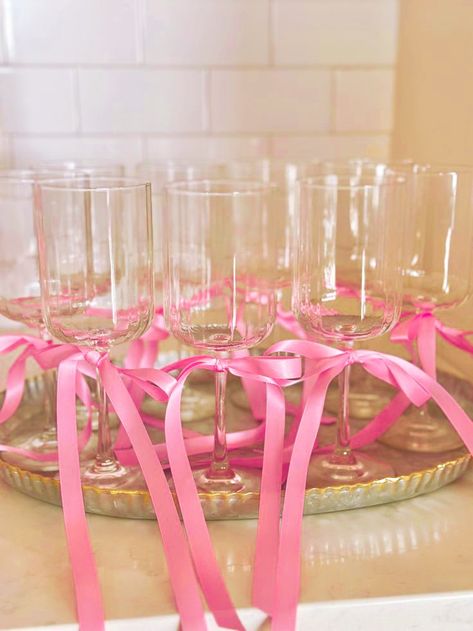 Pink Bridal Shower Aesthetic, Shades Of Pink Bridal Shower Ideas, Pink Themed Bachelorette Party, Bachelorette Party Table Set Up, Pink And White Bachelorette Party, Pink Bachelorette Theme, Pretty In Pink Bachelorette Party, Bachelorette Table Decor, Classy Bachelorette Party Decorations