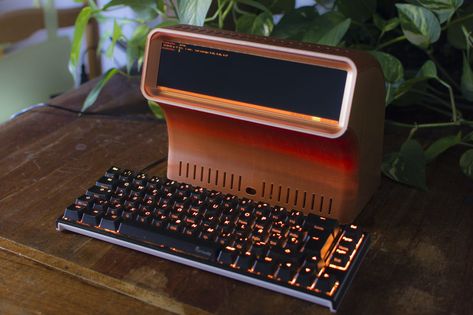 This 3D-Printed Series of Retro Terminals Will Give You Today’s Design Fix - Hackster.io Retro Futuristic Computer, Retro Futuristic Design, Cassette Futurism, Computer Terminal, Retro Computer, Diy Gadgets, Electronics Projects Diy, 3dprinting Design, Old Computers