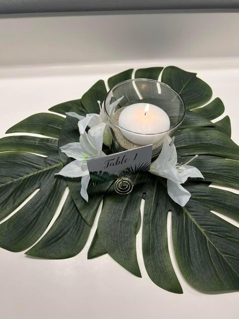 Monstera Leaf Table Decor, Leaf Centerpiece Wedding, Tropical Leaves Centerpiece, Hawaiian Celebration Of Life, Monstera Leaf Centerpiece, Monstera Table Decor, Monstera Centerpiece Wedding, Monstera Wedding Centerpieces, Round Table Tropical Centerpieces