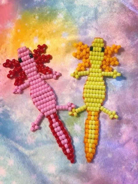 Pool Noodle Beaded Lizard, Pony Bead Axolotl Pattern, Bead Lizard Pattern, Pony Bead Patterns Easy, Penny Picture, Pony Bead Animals, Bead Lizard, Pony Bead Projects, Diy Kandi Bracelets