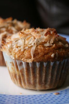 Tropical (banana, coconut, pineapple) Muffins: A tropical vacation Pineapple Coconut Muffins, Banana Coconut Muffins, Pineapple Muffins, Pineapple Bread, Banana Buttermilk, Applesauce Muffins, Coconut Muffins, Muffin Tops, Homemade Muffins