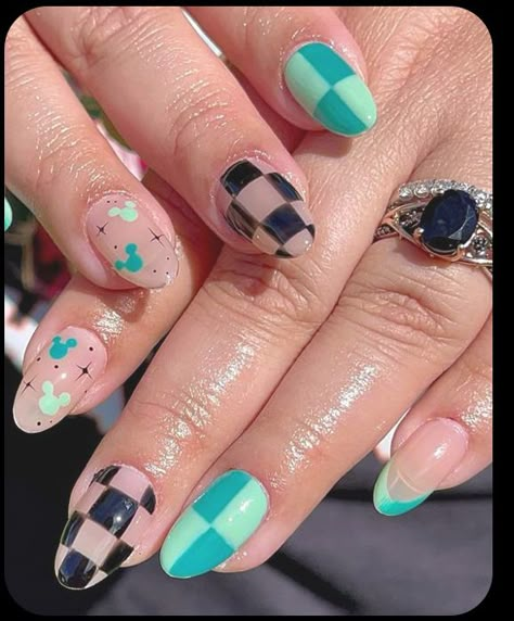 Disney Nails Green, Girly Disney Nails, Neon Disney Nails, Blue Disney Nails, Disney Inspired Nails Acrylic, Bright Fun Nails, Disney Nails Short, Summer Disney Nails, Bright Vacation Nails