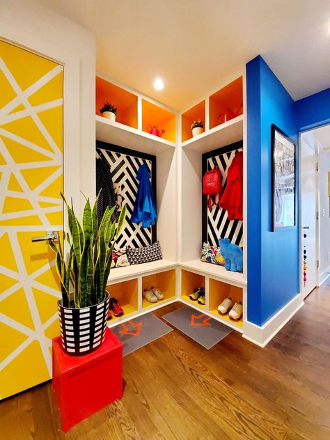 How To Use Paint Creatively In Your Home - The Interior Editor Sustainable Living Room, Colorful Walls, Unique Flooring, Hallway Ideas Colour, Diy Youtube, Entry Way, Mexican Style, Decor Idea, Eclectic Decor