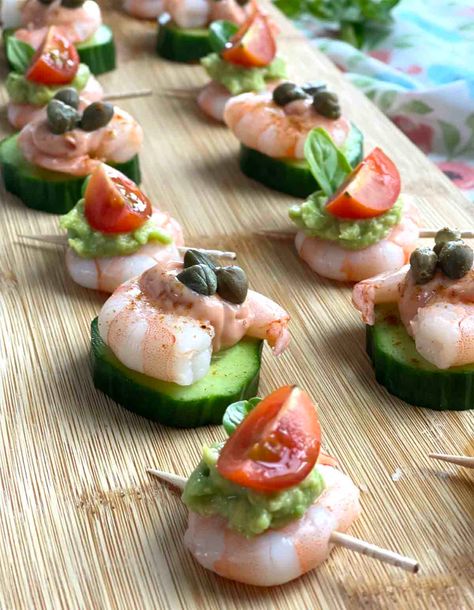 Prawn Canapes Ideas, Prawn Snacks, Prawn Canapes, Prawn Appetizers, Christmas Canapés, Prawns Appetizers, Prawn Starters, Baked Halloumi, Smoked Salmon Pate