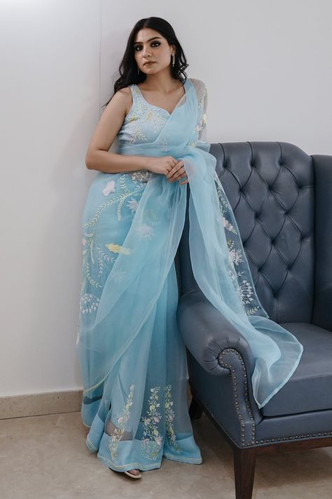 Zardosi Saree, Chinese Fancy Dress, Blouse Satin, Saree Wearing Styles, Simple Saree Designs, Saree Draping Styles, Wedding Lehenga Designs, Organza Blouse, Modern Saree