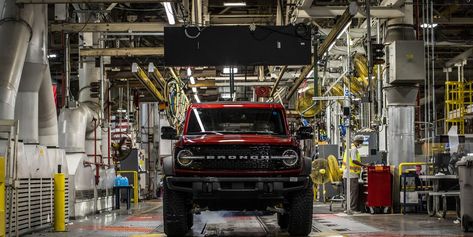 Ford Has Fixed Hardtop Roof Production Issues with the Bronco 2020 Bronco, Ford Bronco 2 Door, Bronco 2 Door, 2022 Ford Bronco, 2021 Bronco, Ford Bronco 2, Bronco 2, New Bronco, S550 Mustang